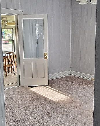 5th image of 549 E Main St
