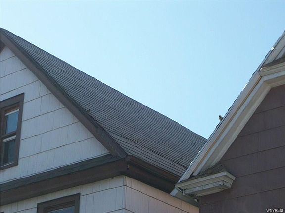 2nd image of 2110 Niagara St