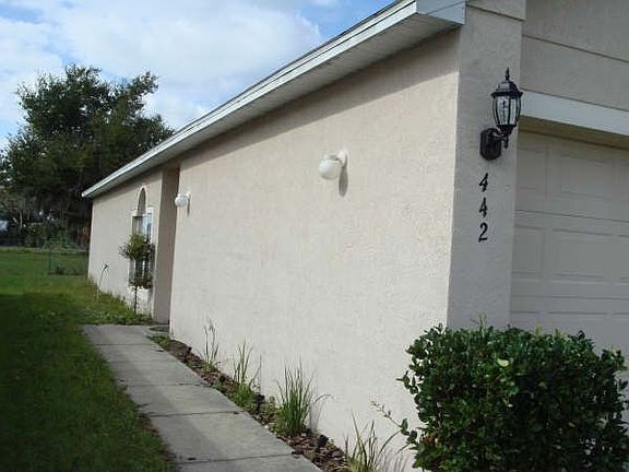 Left side/Entry
