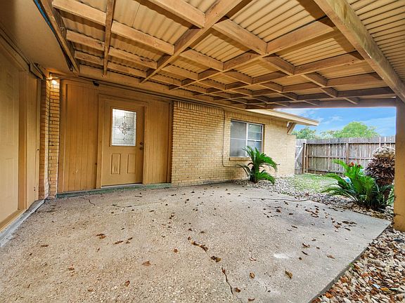 5th image of 2703 Knotty Oaks Trl