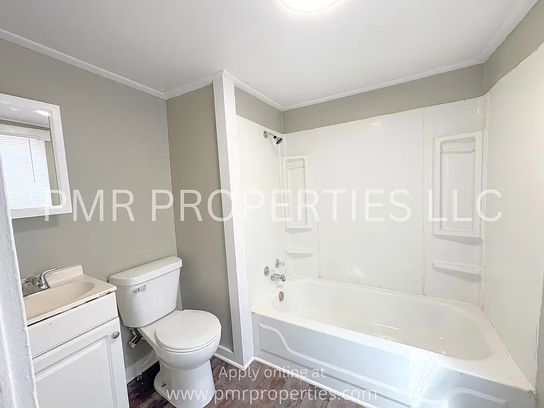 3005 N 8th St — Photo 7