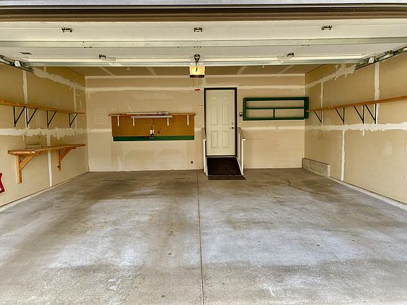 4th image of 5109 County Road B #28