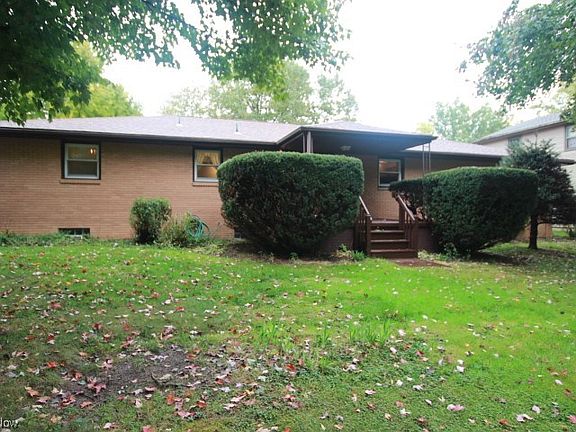 3rd image of 6658 Applewood Blvd