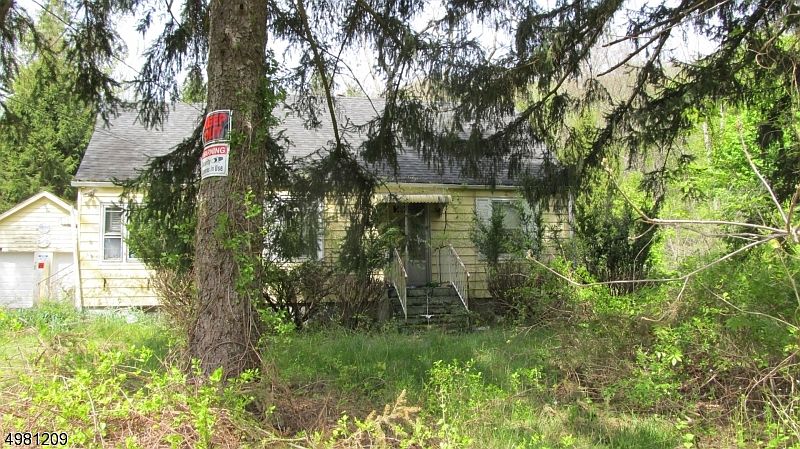 2nd image of 407 Berkshire Valley Rd