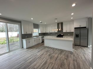 124 Hamlet Rd #1, Levittown, NY 11756