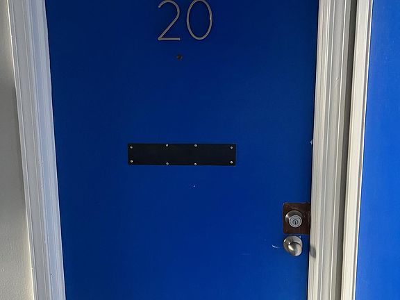 3rd image of 8837 Glenwood St APT 20