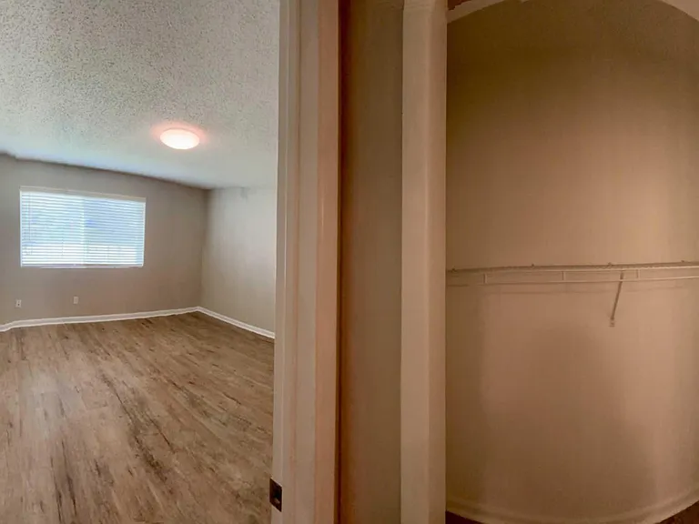 Marine Park Apartments — Photo 58