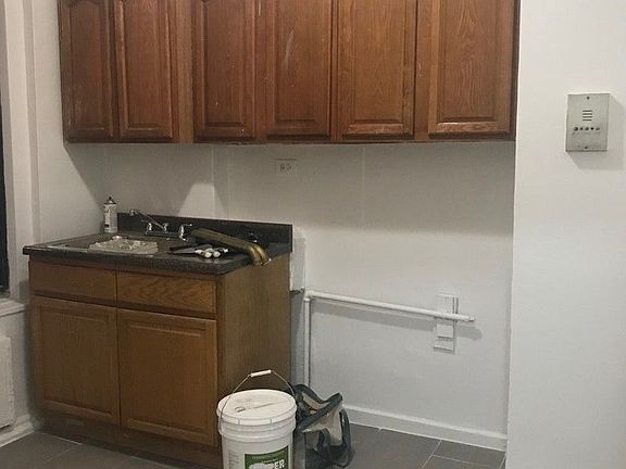 5th image of 2541 Aqueduct Ave APT 3B