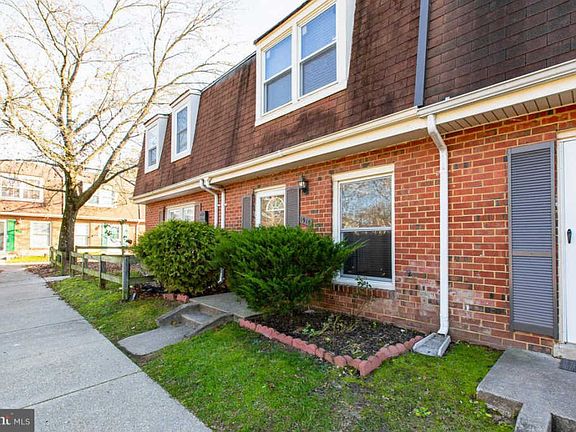 3rd image of 1915 Arwell Ct