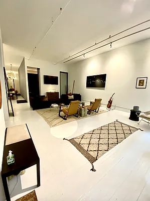 Rented by Dynamik Realty | media 25