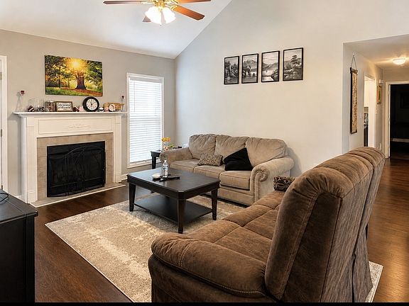5th image of 3883 Rhonda Ct