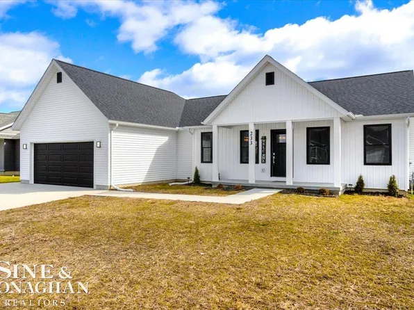233 Oregon Ave, Marysville, MI 48040