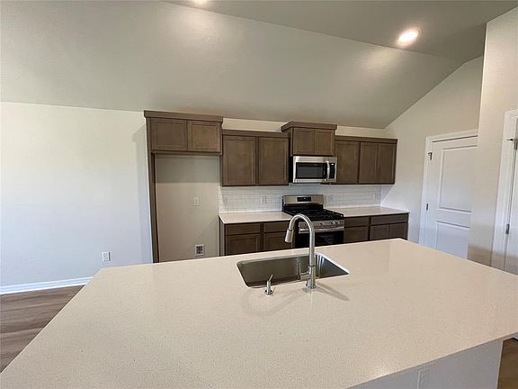 5th image of 2332 SE 92nd Ter
