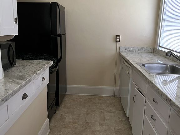 5th image of 1927 D St #4