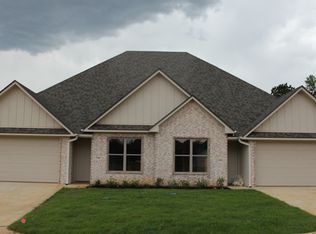 1402 Page Valley Cir, Longview, TX 75601