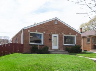 3117 W Drury Ln, Milwaukee, WI 53215