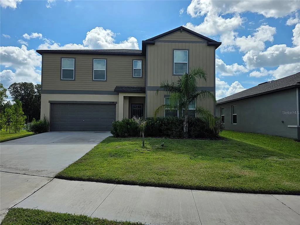 6 bed, 3.0 bath, 3362 sqft, $3,100 — Photo 1