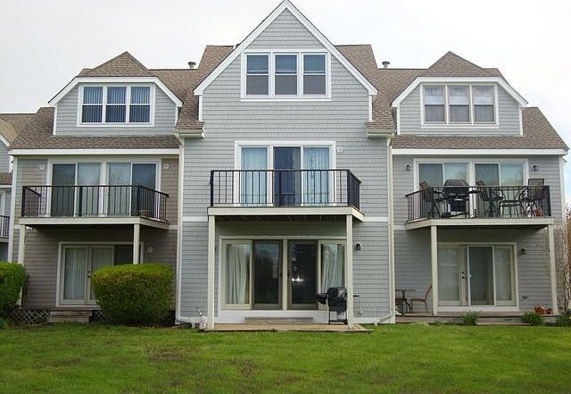 2nd image of 602 Fairway Dr