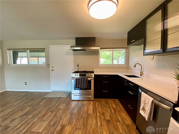 4th image of 1773 Hillwood Dr