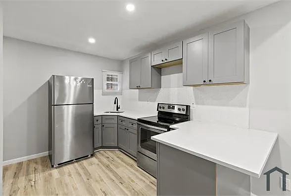 2550 N 17th St — Photo 3