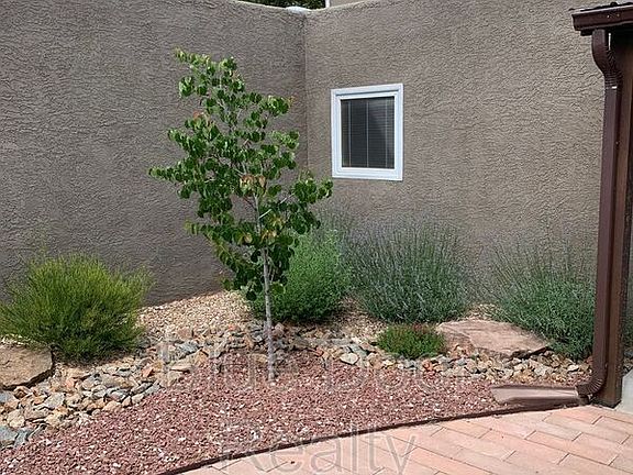 4th image of 3020 Casa Del Norte Dr NE