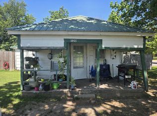 518 NW Main St, Checotah, OK 74426