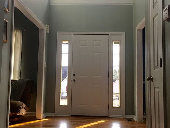 2 story foyer