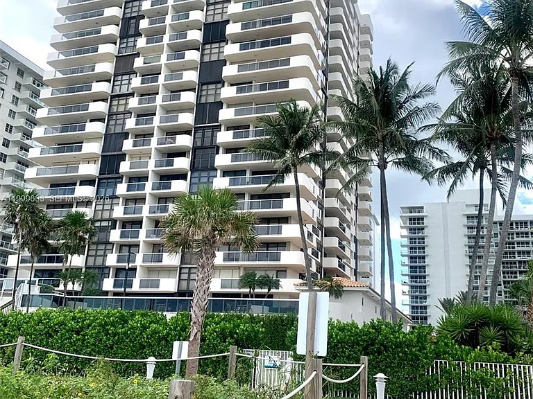 5757 Collins Ave #1003 — Photo 20