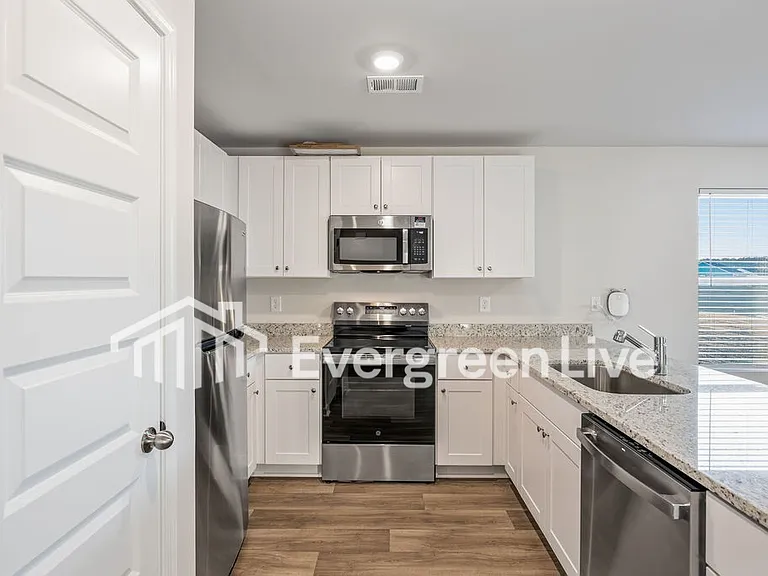 1708 King Oaks Loop — Photo 6