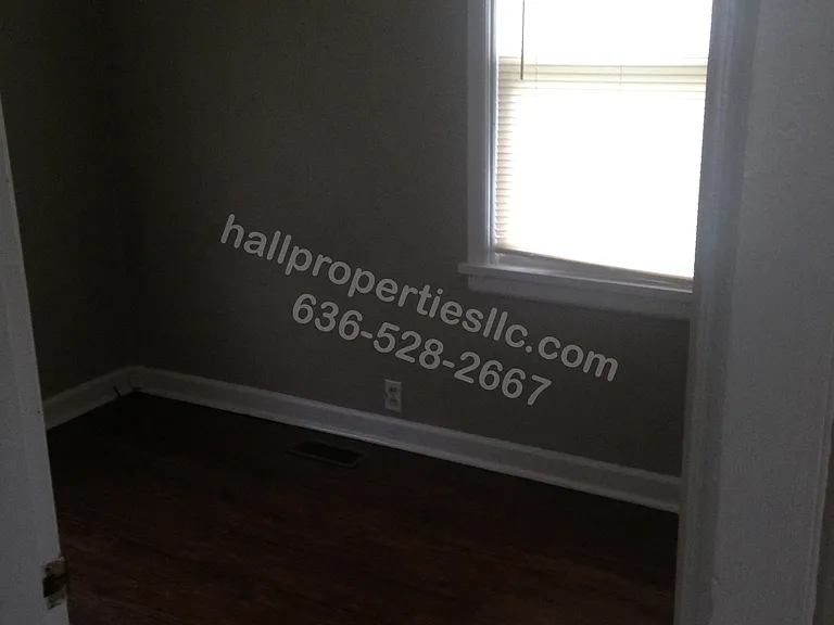 945 Main St — Photo 6