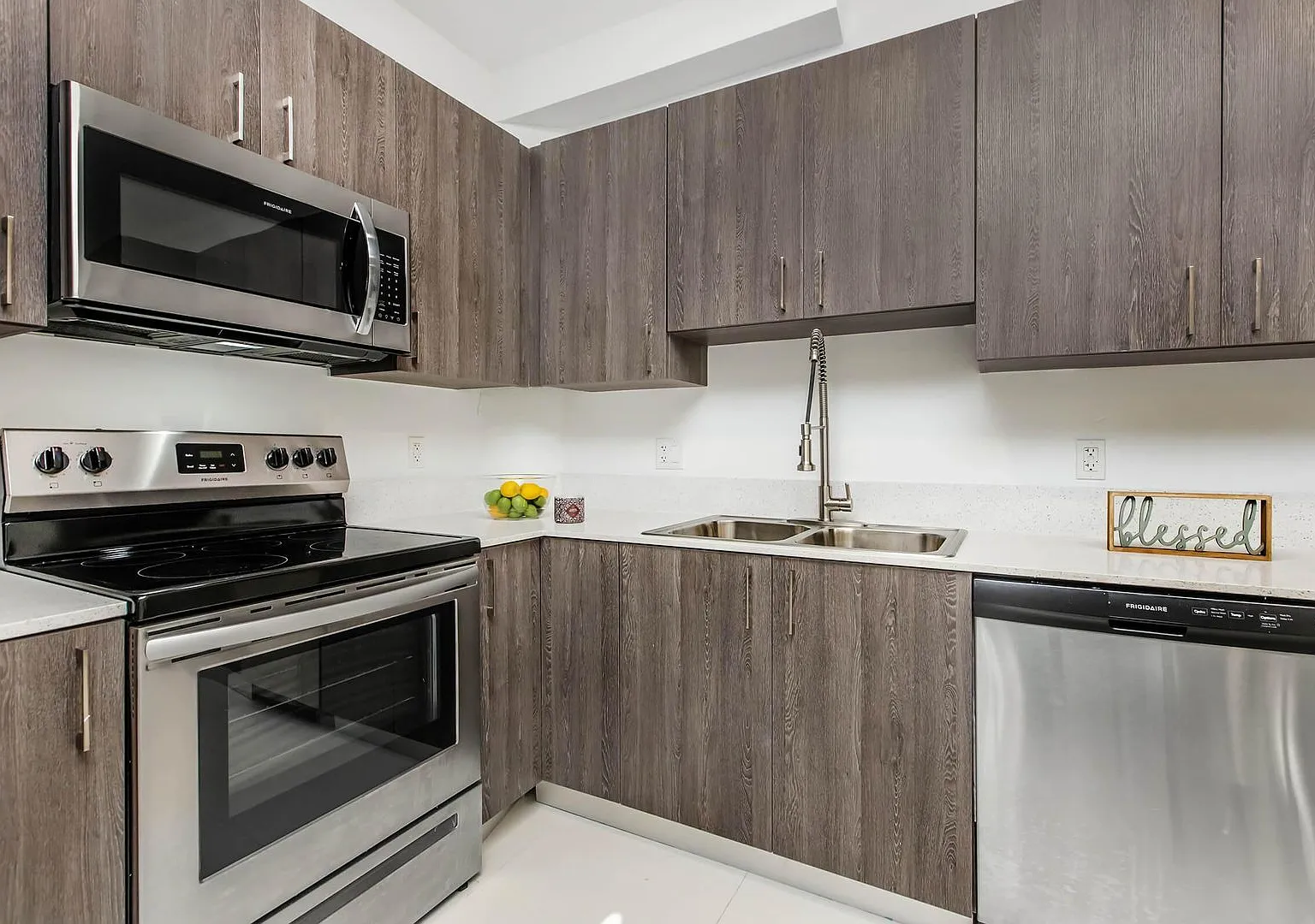 Miami lifestyle at a rate you can afford! — Photo 2