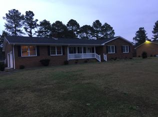 867 Country Club Dr, Ayden, NC 28513