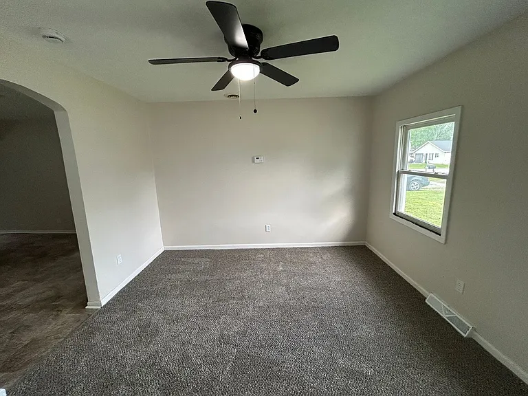 2056 McKinley Ave — Photo 5