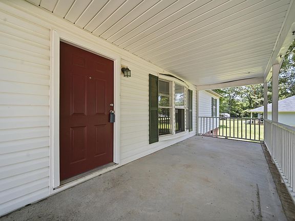 4th image of 3715 Delaware Dr