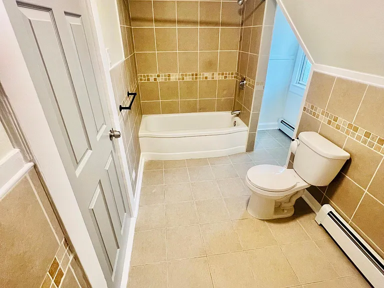 153 Montgomery St #3 — Photo 9