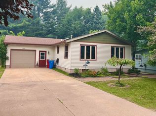 2252 Huron St, Marquette, MI 49855
