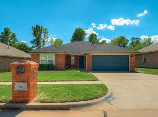 9316 Peachtree Ln, Midwest City, OK 73130