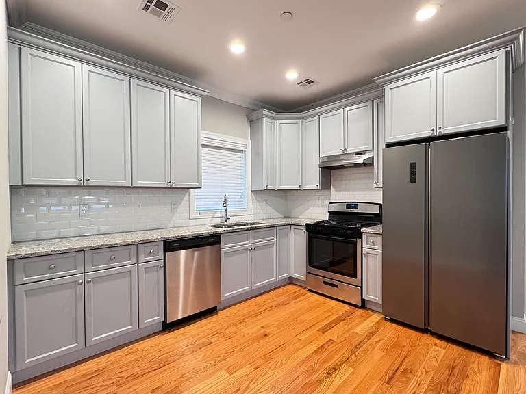 73 Alter Ave #2 — Photo 5