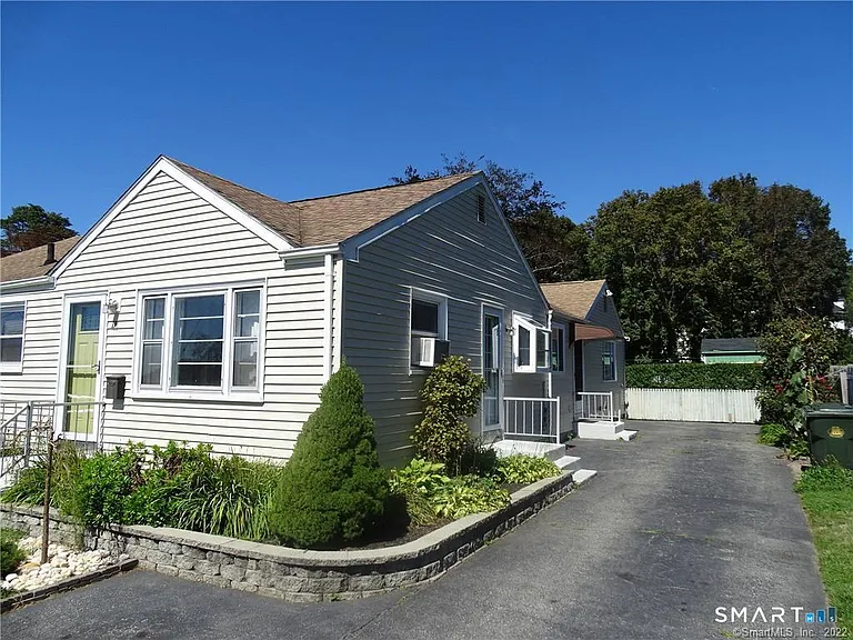 15 Bayshore Dr — Photo 3