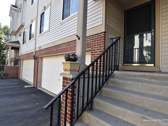 2nd image of 27 Monarch Dr #203