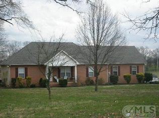 107 Harsh Ln, Castalian Springs, TN 37031