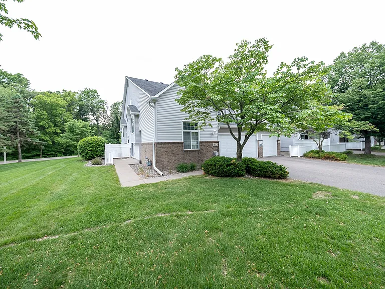 2750 Mallard Dr — Photo 17