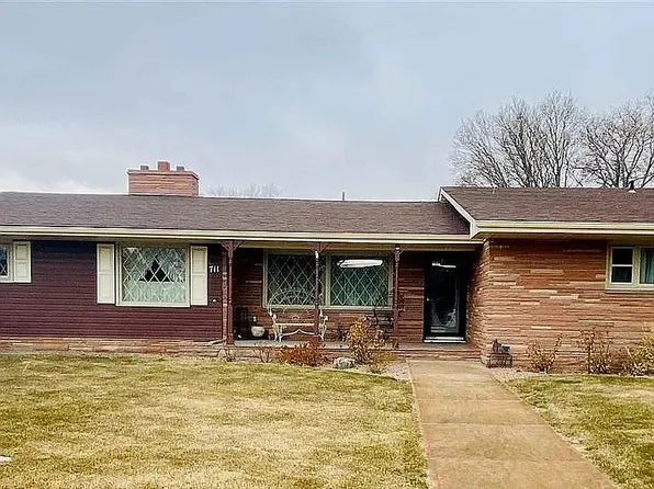 711 Elmwood Dr, Ogallala, NE 69153