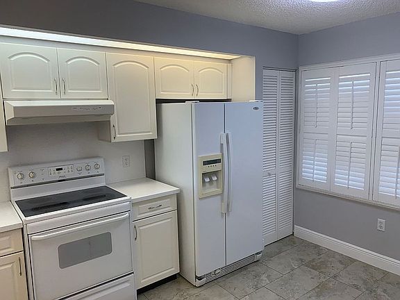 4th image of 571 SW 141st Ave APT 108N