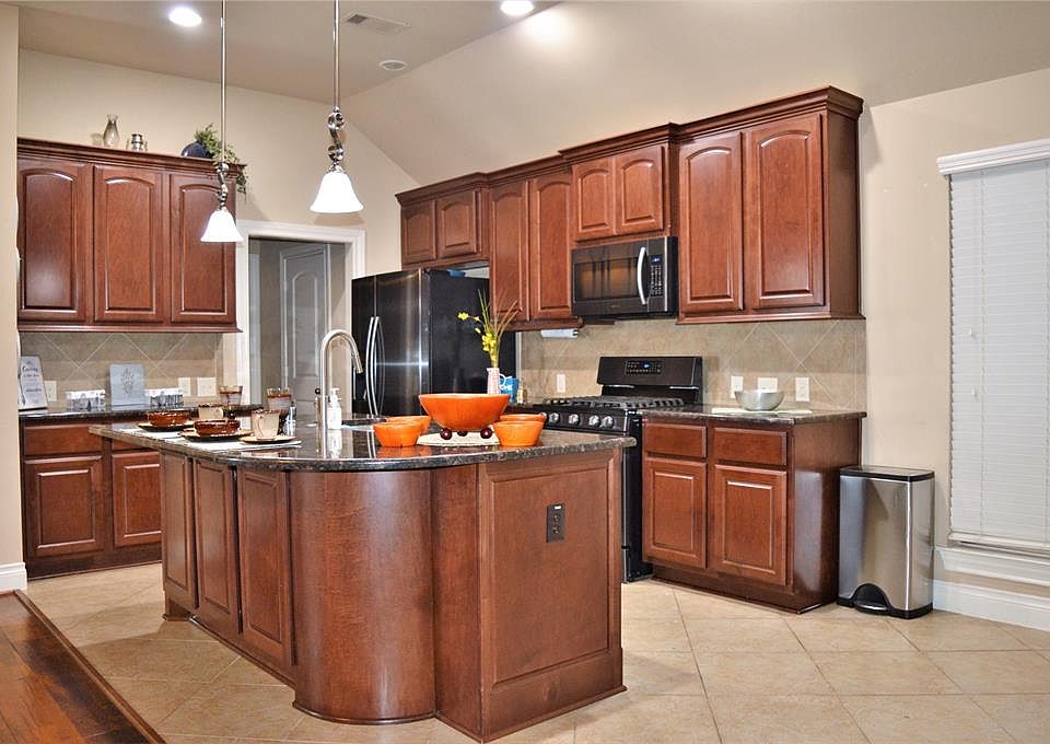 1st image of 2901 Meadows Pond Ln