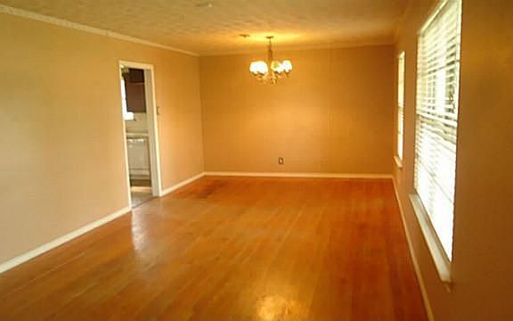 3rd image of 9209 Sorrento St