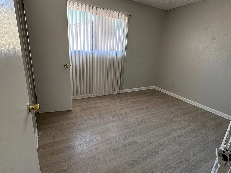 3605 W Bethany Home Rd #19 — Photo 7