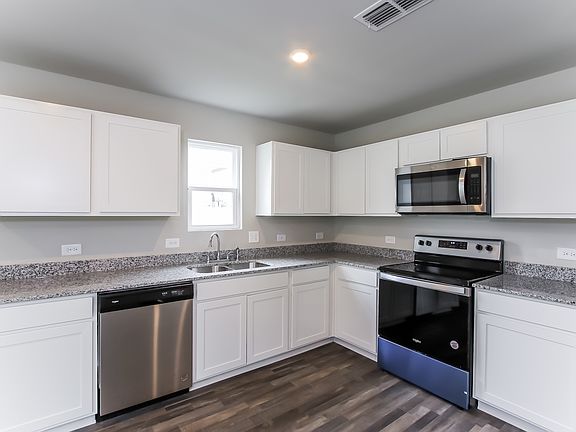 4th image of 207 Shalako Ln