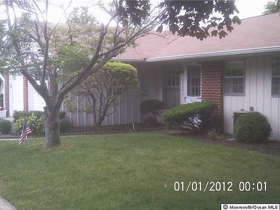 4th image of 960 Argyll Circle #A