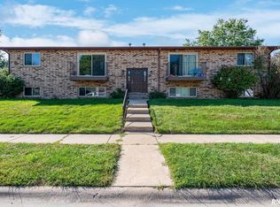 310 30th Avenue Ct APT 5, Moline, IL 61265